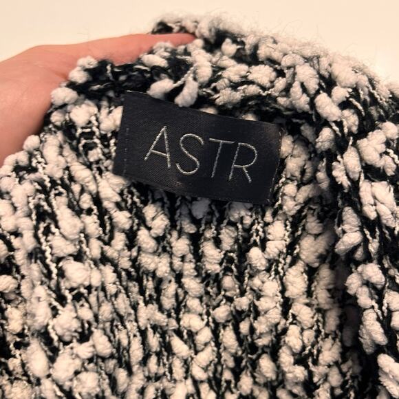ASTR The Label Black & White Marled Cardigan Sweater Size small - Picture 6 of 8